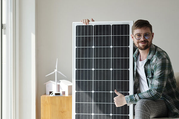 Uso de aparatos que funcionan con energía solar en el hogar