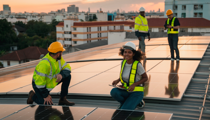 Conoce los permisos para paneles solares en México y realiza tu instalación sin problemas. 